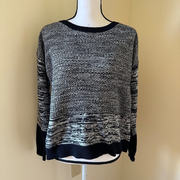 **DKNY JEANS* Black x White Knitted Long Sleeve Sweater Size Medium - Picture 1 of 7